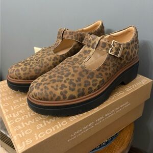 Dr. Scholl’s Leopard Mary Jane Shoes